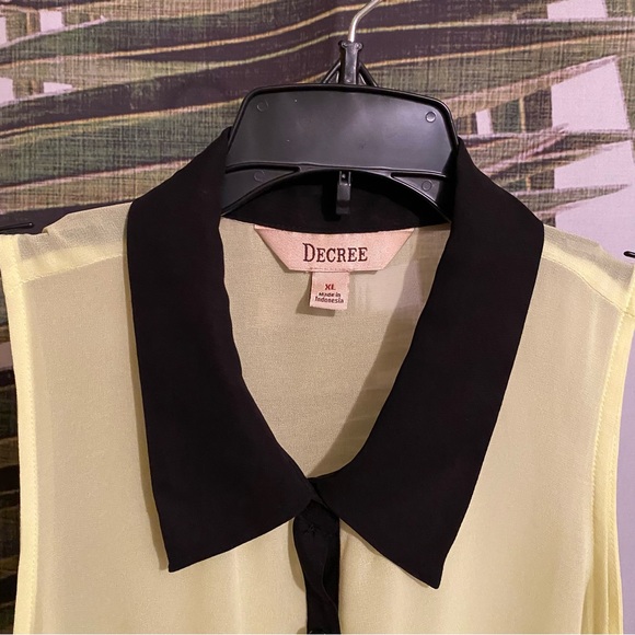 Sheer Yellow Tank Collared Button Up - Picture 3 of 4